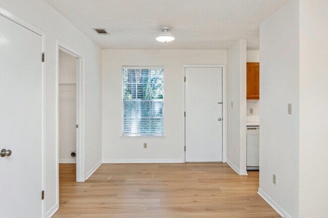 Building Photo - 4021 Valparaiso Blvd