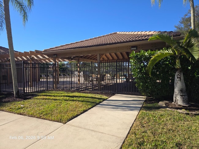 Building Photo - 2177 Montpeliar