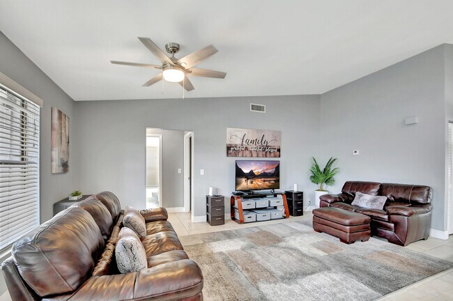 Building Photo - 5391 Alta Way