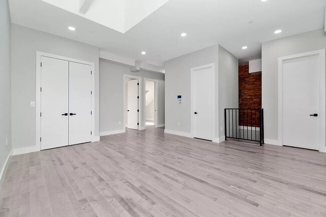 Building Photo - 20 Saint Marks Place