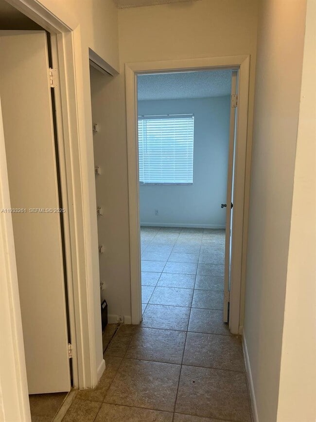 Building Photo - 8821 Wiles Rd