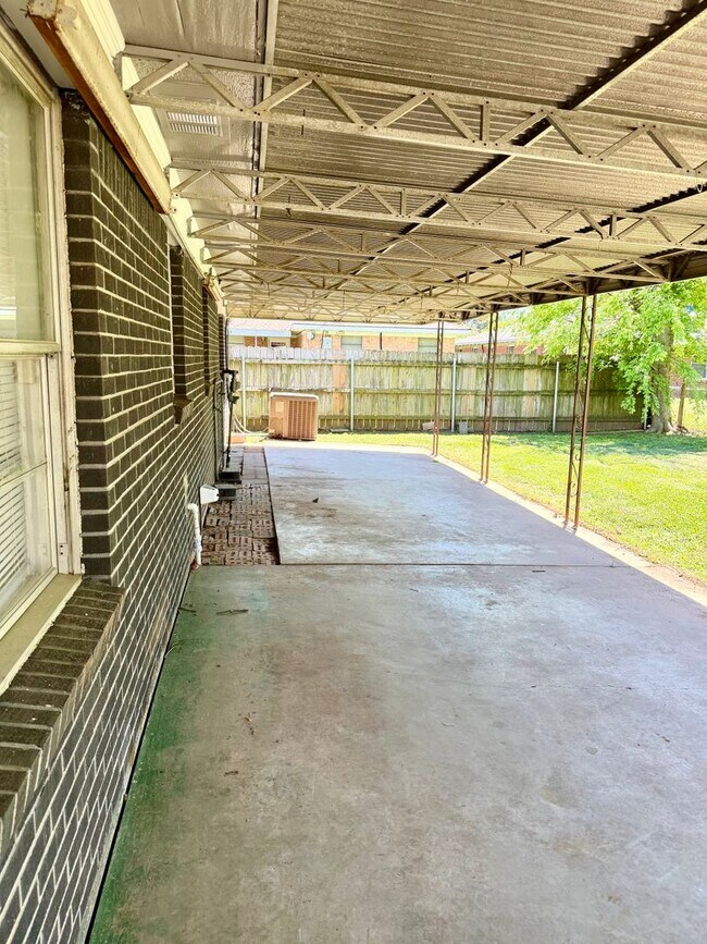 Building Photo - Move-In Ready in Shreveport - Anderson Island Subdivision - 3 br 1.5 ba home for lease