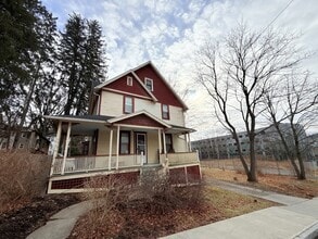 Building Photo - 105 Valentine Pl