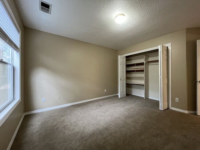 Building Photo - Stunning 4BR Home with Formal Living & Dining, Office & Gourmet Kitchen