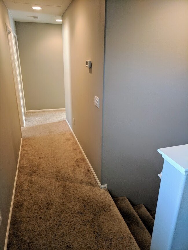Building Photo - Available Now! Clean and move in ready 4 Bedroom Home in Murrieta