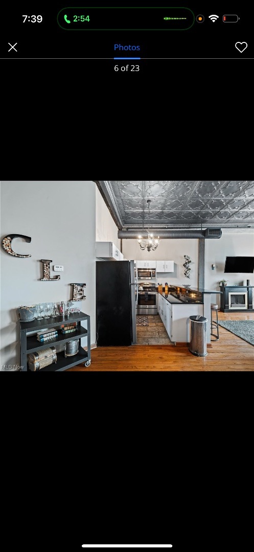 Building Photo - 408 W St Clair Ave