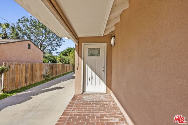 Building Photo - 6717 Cedros Ave