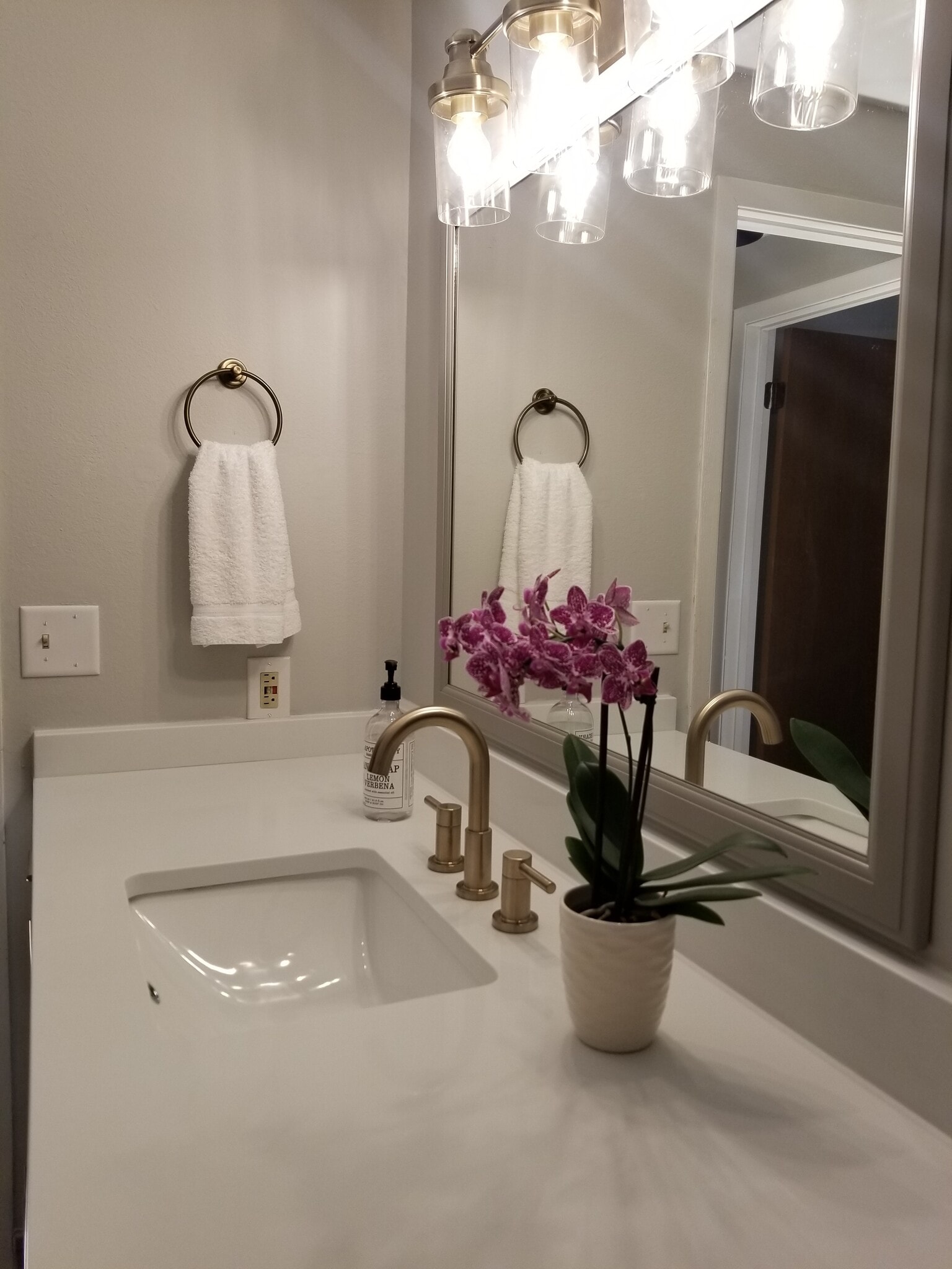 Building Photo - 1030 Davidson Dr