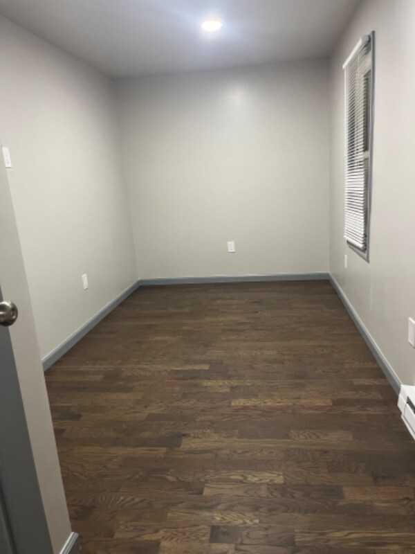 Building Photo - 15 Dempster St