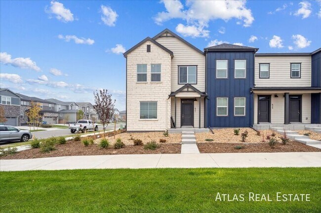 Building Photo - 632 Hewlett Aly