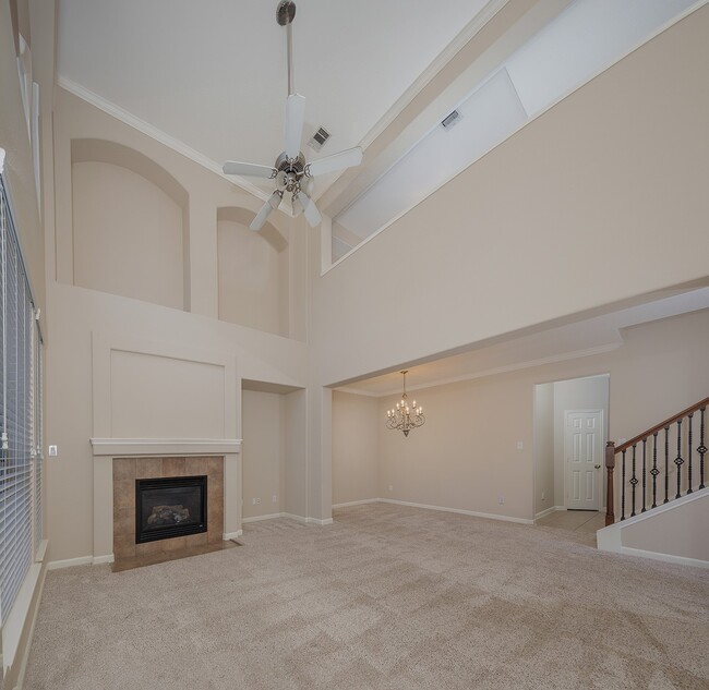 Building Photo - 50 E Pipers Green St