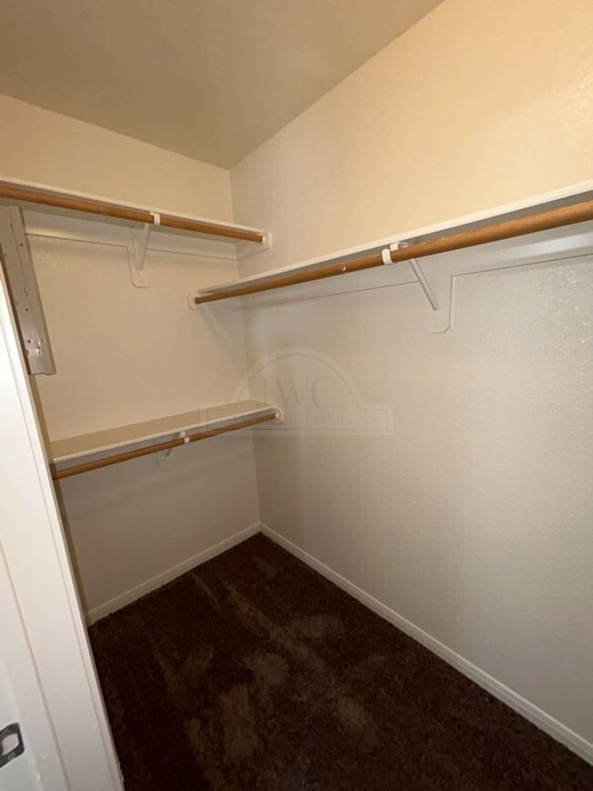 Building Photo - 1303 Cinch Dr