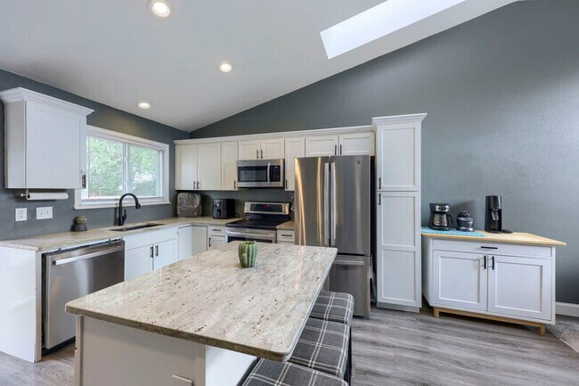 Building Photo - 4540 Bramble Ln