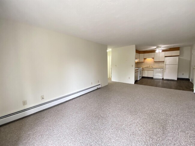 Building Photo - 383 Huse Rd