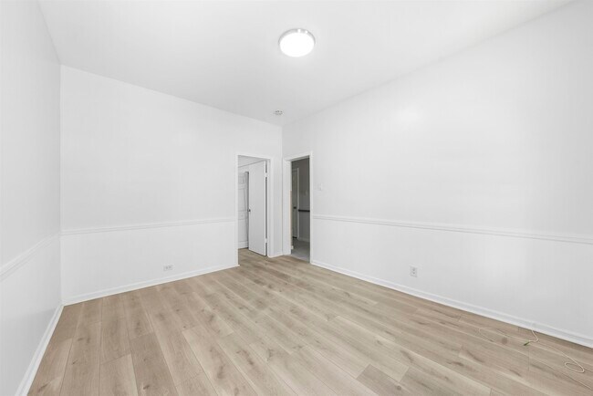 Building Photo - 214 50th St