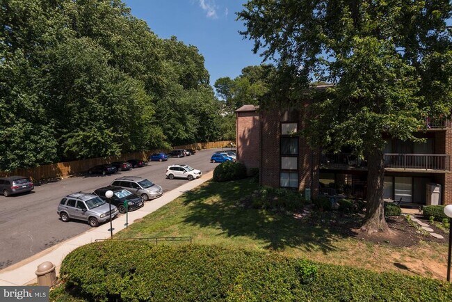 Building Photo - 9708 Kingsbridge Dr