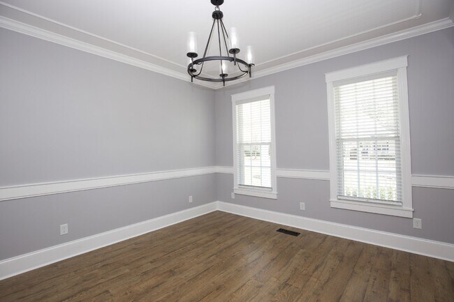 Building Photo - "Spacious and Inviting 2620 sq. ft. Home i...