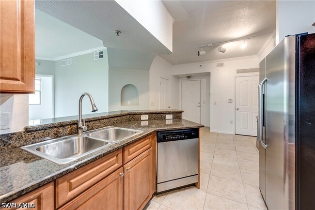 Building Photo - 13000 Positano Cir