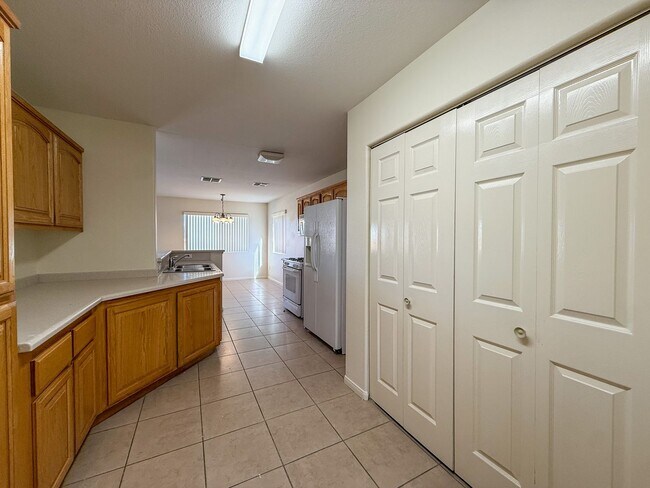 Building Photo - 29 Palms Home