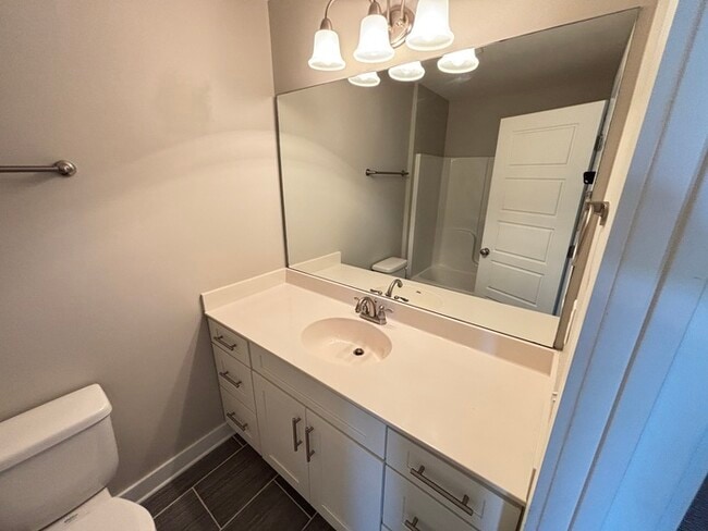 Building Photo - 432 Elegance Way