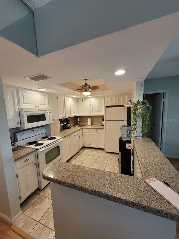 Building Photo - 4900 Brittany Dr S