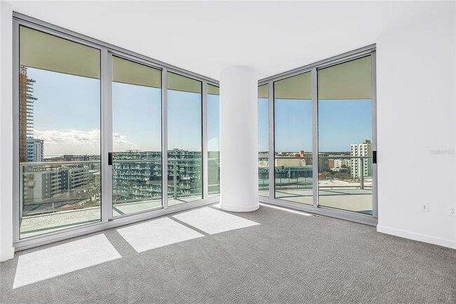 Building Photo - 400 Central Ave