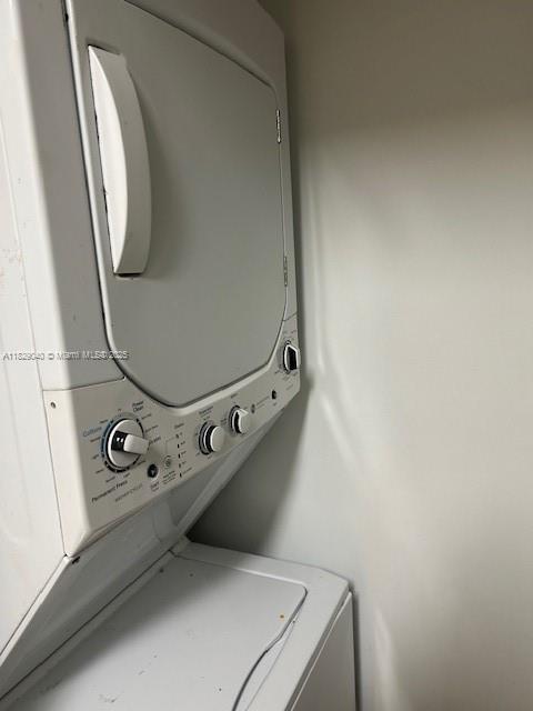 Building Photo - 8816 Collins Ave