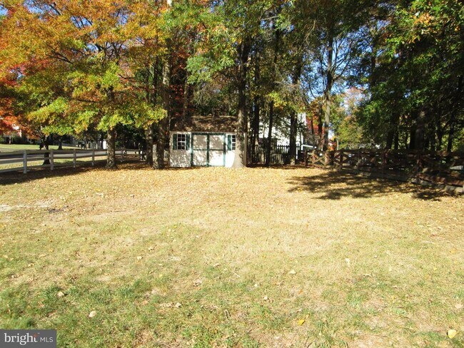Building Photo - 1300 Treasure Dr