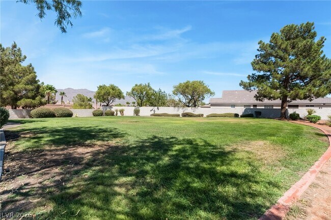Building Photo - 8701 Butterchurn Ave