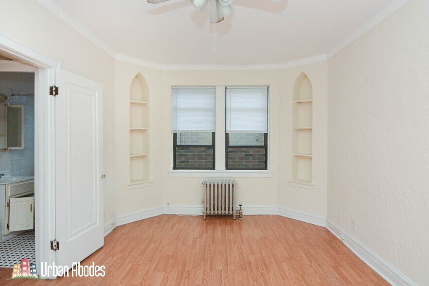 Building Photo - 4830 N Damen Ave