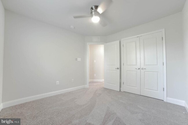 Building Photo - 23861 Myrtle Glen Way