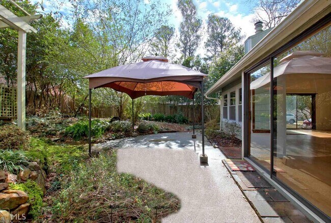 Building Photo - 203 Raintree Bend