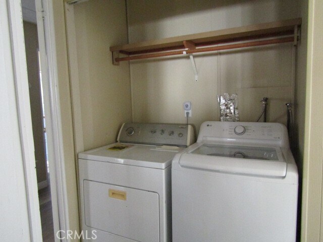 Building Photo - 23057 Big Tee Dr