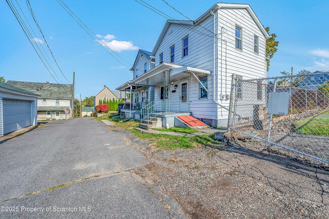 Building Photo - 1202 N Webster Ave