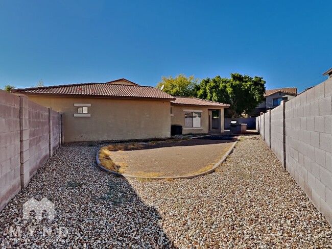 Building Photo - 5174 W Desert Hills Dr