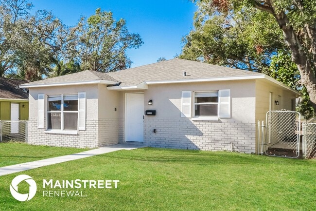 Building Photo - 2045 14th St S