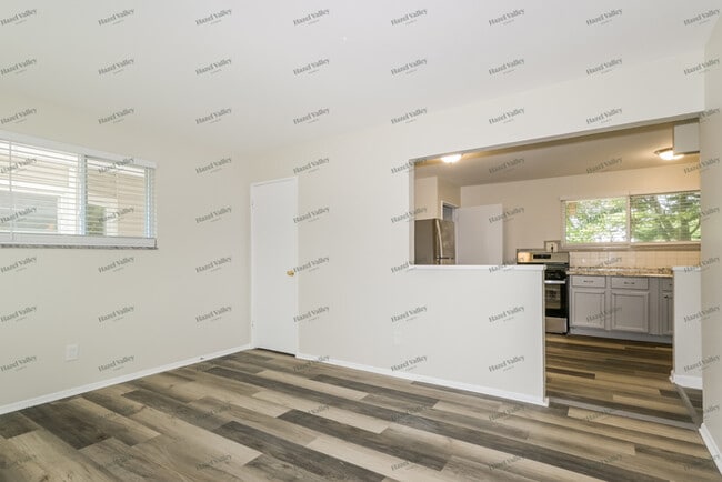 Building Photo - 2903 Ridgeway Ave