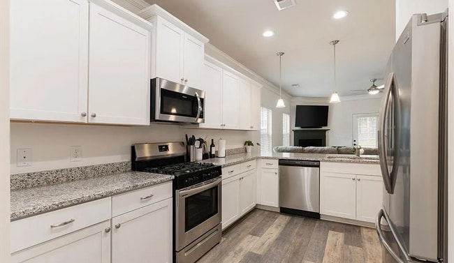 Building Photo - Spacious 3 Bed, 2.5 Bath Home in Leeds, AL...