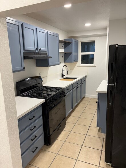 Building Photo - 124 7th St