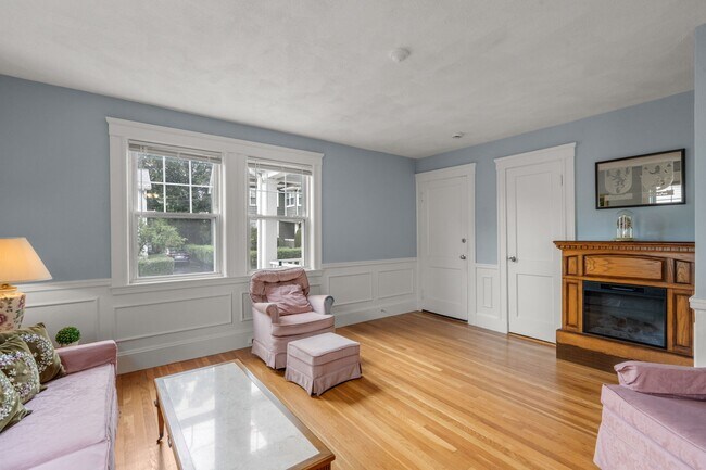 Building Photo - 35 Trapelo St