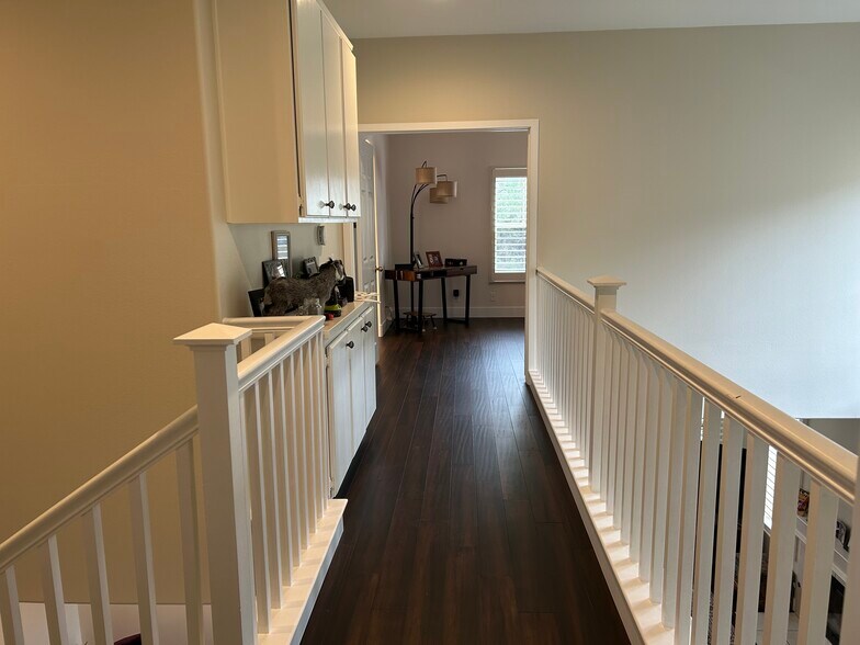 Up=Stairs Open Hallway - 580 Fenwick Way