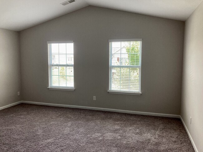 Building Photo - 1567 Zeverly St