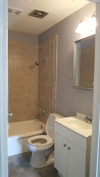 Building Photo - 1390 Grand St