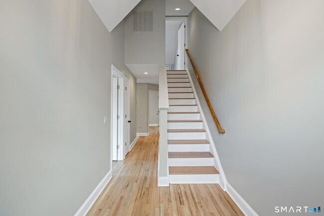 Building Photo - 7 Edgewood St