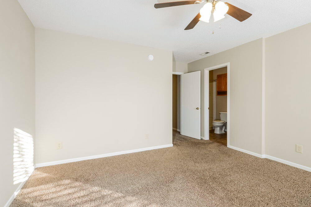 Building Photo - 8836 Hosta Way