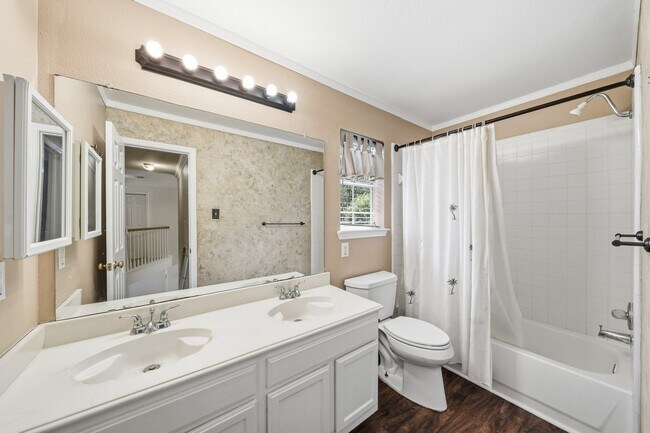 Building Photo - 4323 Ringrose Dr