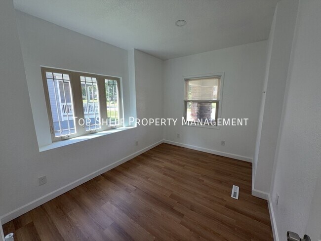 Building Photo - 1145 21st St