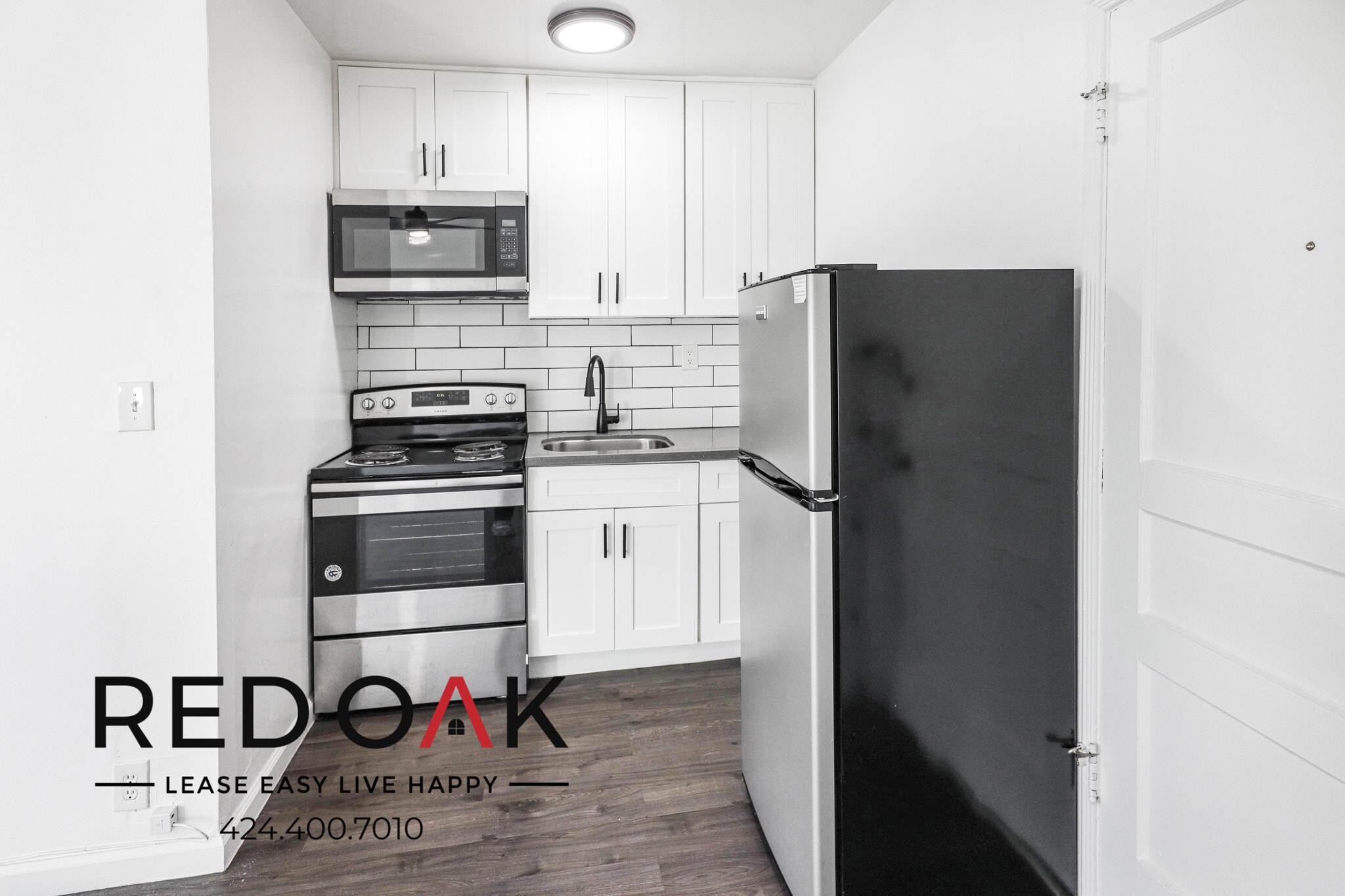 Building Photo - 851 S Kenmore Ave