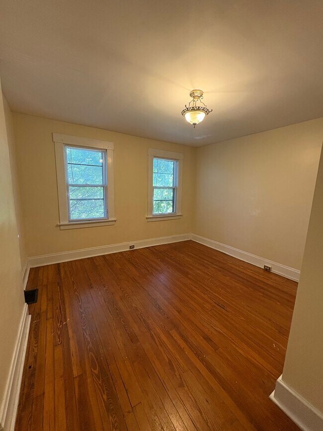 Building Photo - 2 bedroom Apartment Near German Village