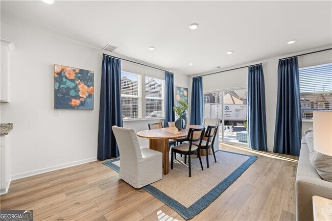 Building Photo - 2546 States Ave